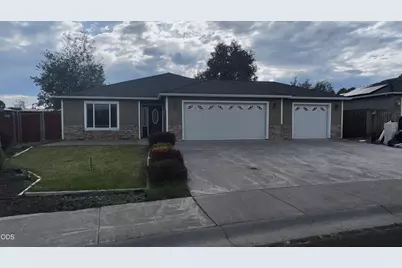 3316 Paramont Street, Klamath Falls, OR 97603 - Photo 1