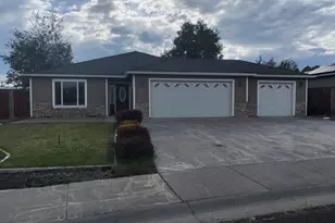 3316 Paramont St, Klamath Falls, OR 97603 - Photo 1