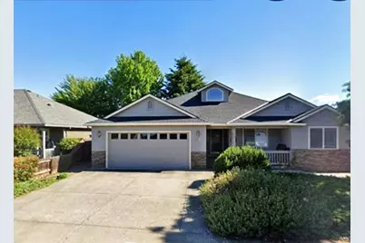 616 Cedarwood Drive, Eagle Point, OR 97524 - Photo 1
