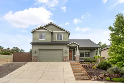 4375 Vista Pointe Drive, Medford, OR 97504 - Photo 1