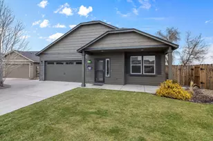 2691 NE 6th Dr, Redmond, OR 97756 - Photo 1
