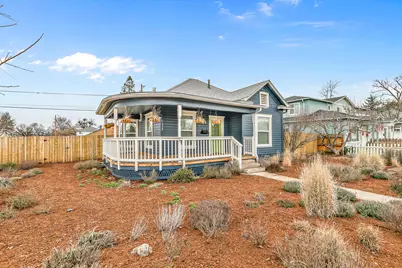 1032 W 10th Street, Medford, OR 97501 - Photo 1