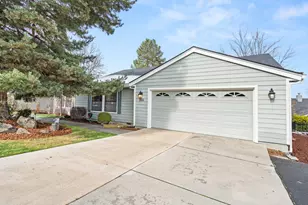 2435 Heritage Way, Medford, OR 97504 - Photo 1