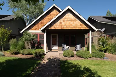 335 S Cottonwood Street, Sisters, OR 97759 - Photo 1