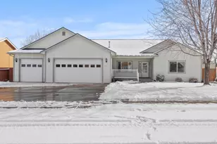 4253 Mels Pl, Klamath Falls, OR 97603 - Photo 1