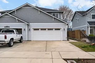 679 Kaitlin Ln, Medford, OR 97501 - Photo 1
