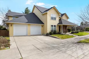 404 Silver Creek Dr, Central Point, OR 97502 - Photo 1