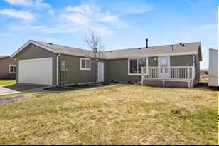 4746 Sayler St, Klamath Falls, OR 97603 - Photo 1