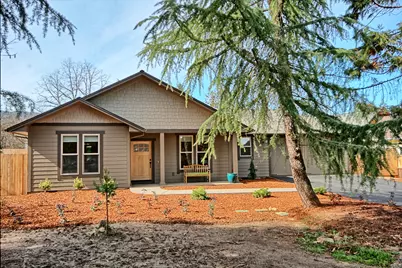 205 N 9th Street, Jacksonville, OR 97530 - Photo 1