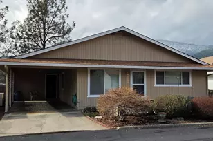 717 Brookside Cir, Rogue River, OR 97537 - Photo 1