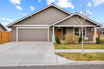 1797 NE 4th Street, Redmond, OR 97756 - Photo 1