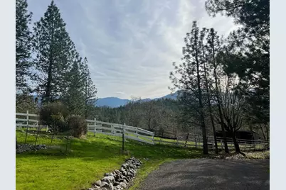 1284 Jaynes Drive, Grants Pass, OR 97527 - Photo 1
