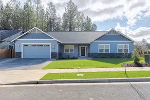 2571 Overland Dr, Grants Pass, OR 97527 - Photo 1