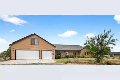 305 SE Rodeo Lane, Madras, OR 97741 - Photo 1