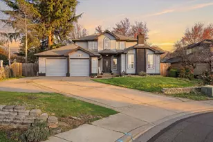 2358 Asher Dr, Medford, OR 97504 - Photo 1