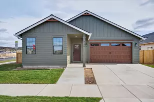 738 NE Trestle St, Prineville, OR 97754 - Photo 1