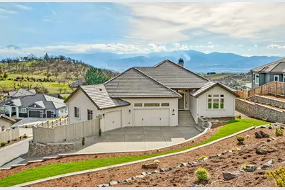 5626 Autumn Park Drive, Medford, OR 97504 - Photo 1