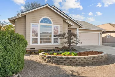 1818 Sarah Way, Medford, OR 97501 - Photo 1