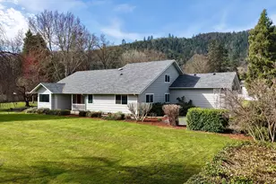 9401 Old Stage Rd, Central Point, OR 97502 - Photo 1