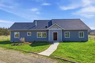 8905 NW Elizabeth Way, Prineville, OR 97754 - Photo 1