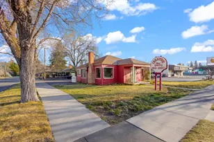 1040 NW Galveston Ave, Bend, OR 97703 - Photo 1