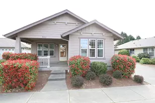 903 Schaefers Ln, Grants Pass, OR 97526 - Photo 1