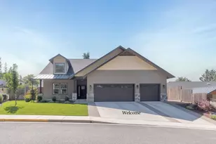 201 SE Sand Cyn Ln, Grants Pass, OR 97527 - Photo 1