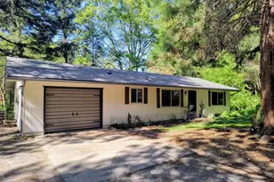 101 Cascade Dr, Cave Junction, OR 97523 - Photo 1
