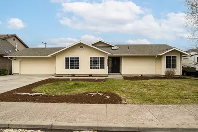 730 NW 19th Place, Redmond, OR 97756 - Photo 1