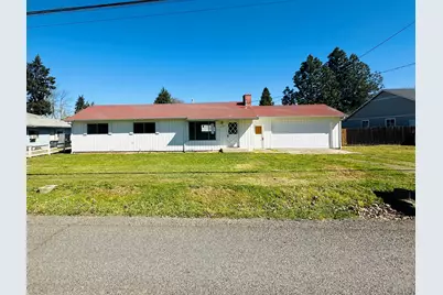 1755 S Peach Street, Medford, OR 97501 - Photo 1
