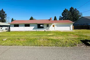 1755 S Peach St, Medford, OR 97501 - Photo 1