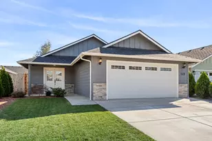 149 SW Otter Ct, Grants Pass, OR 97527 - Photo 1