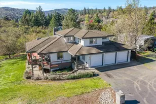395 Autumn Ln, Jacksonville, OR 97530 - Photo 1