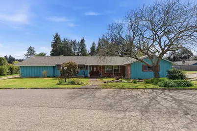 105 W 17th Place, Coquille, OR 97423 - Photo 1