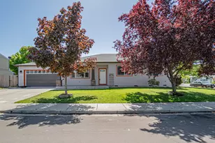2702 Eagle Creek Dr, White City, OR 97503 - Photo 1