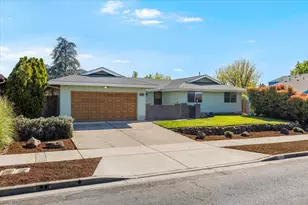 2384 Amaryllis St, Medford, OR 97504 - Photo 1