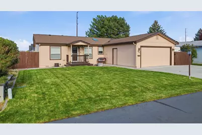 1745 NE 6th Street, Redmond, OR 97756 - Photo 1