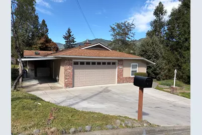 908 NW Hewitt Lane, Grants Pass, OR 97526 - Photo 1