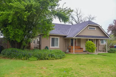 1002 Sunset Avenue, Medford, OR 97501 - Photo 1