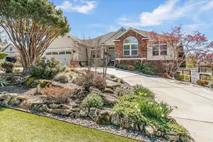 3910 Cherry Ln, Medford, OR 97504 - Photo 1