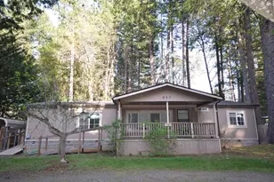 627 Sherwood Ave, Cave Junction, OR 97523 - Photo 1