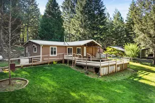 332 Bull Creek Rd, Grants Pass, OR 97527 - Photo 1