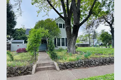 731 W 2nd Street, Medford, OR 97501 - Photo 1