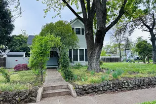 731 W 2nd St, Medford, OR 97501 - Photo 1