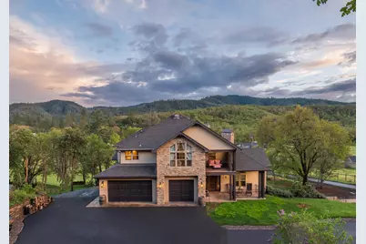 6200 Old Stage Road, Central Point, OR 97502 - Photo 1