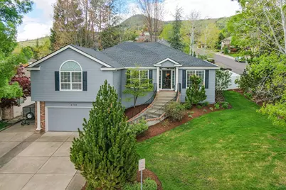 4781 Torrey Pines Drive, Medford, OR 97504 - Photo 1