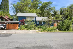 1335 NW Washington Blvd, Grants Pass, OR 97526 - Photo 1