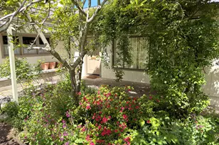 945 Hillview Dr, Ashland, OR 97520 - Photo 1