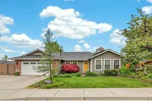 2669 Lawnview Dr, Medford, OR 97504 - Photo 1