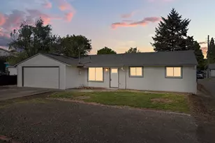 2711 Elliott Ave, Medford, OR 97501 - Photo 1
